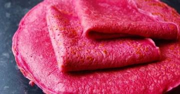 Rosa pannekaker med rødbeter