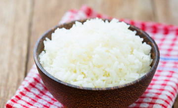 Hvordan koke ris i mikrobølgeovn