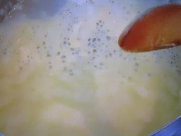 Hjem kondensert melk 30 minutter (noe annet enn melk og sukker)