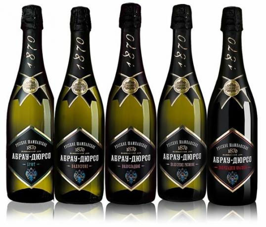 Champagne "Abrau-Durso" - tredje plass i topp tre i den oppfatning av eksperter Roskontrolya.