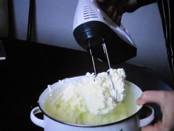 Bestemor lærte å lage et hjem nå Vologda smør