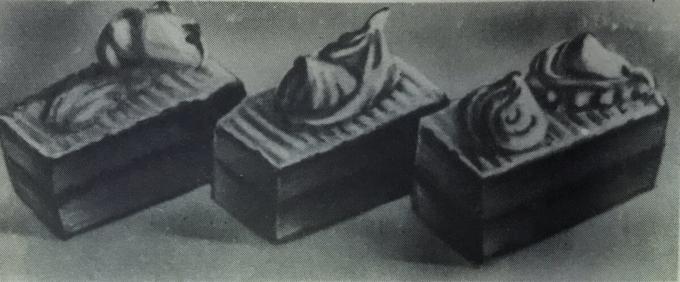 Cake "Svamp med protein krem." Bilde fra boken "Produksjon av bakverk og kaker," 1976 