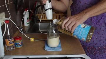 Hvordan lage en deilig tykk hjemmelaget majones i 10 minutter
