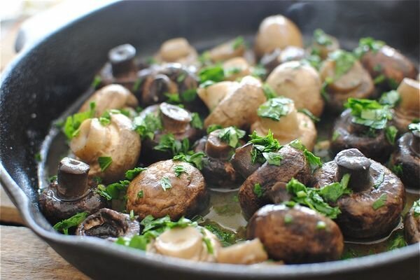 Stekte sopp utgjør en alvorlig belastning på kroppen (Foto: bevcooks.com)