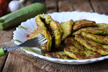 Courgettepannekaker med gulrøtter