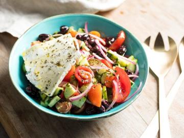 Hvordan lage en ekte gresk salat