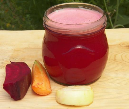 Sukkerroe eple-gulrot juice - en støvsuger for å rense tarmer!