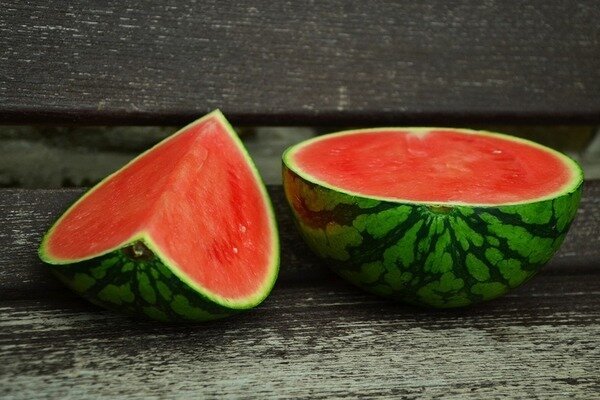 Unngå å drikke for mye vannmelon for nyresykdom. (Foto: Pixabay.com)