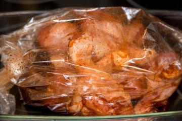 Matlaging asiatiske delikatesse av vanlig kyllinglår