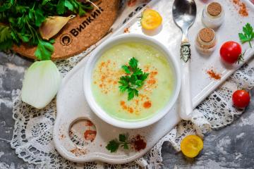 Courgettspuré suppe
