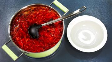 Hvordan jeg lager borscht uten kjøtt (hvis jeg plutselig ikke har lyst på kjøtt i det hele tatt)