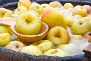 Hvordan forberede syltede epler - 3 retsepta