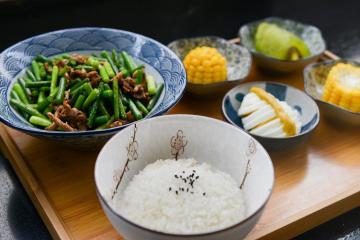 Hvordan koke ris for en side parabolen som han forlot ikke verre enn den japanske
