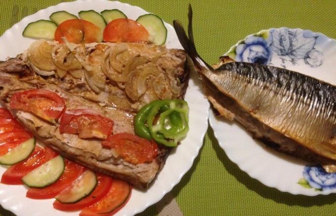 Makrell tilhører varianter av fet fisk, så det er på tide å forberede den til å forbedre humøret og fond Omega - 3 i kroppen.