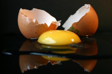 Hvordan skille proteiner fra eggeplommene. Noen tips fra bakverk