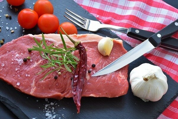 Kjøp kutt av kokt kjøtt i stedet for biffer. (Foto: Pixabay.com)