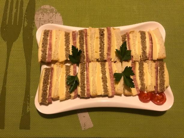 Denne sandwich vi forberedt på skolen for å arbeide, der vi lærte å lage mat)
